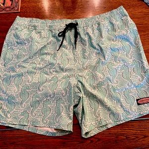 NEW Mens Vineyard Vines Chappy trunks